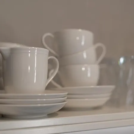 Luxury Peitho 公寓 *