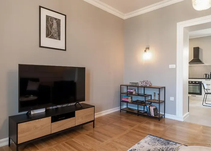 Luxury Peitho Apartament *