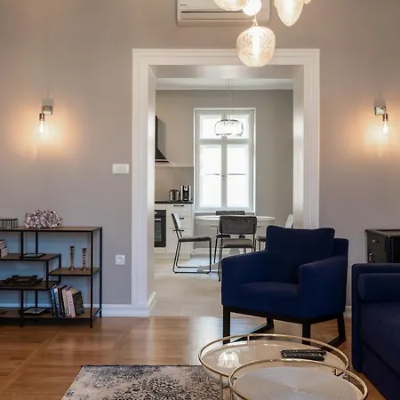 Luxury Peitho * אופטיה