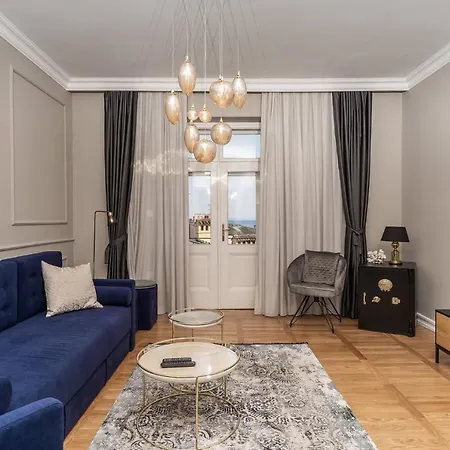 דירה Luxury Peitho אופטיה