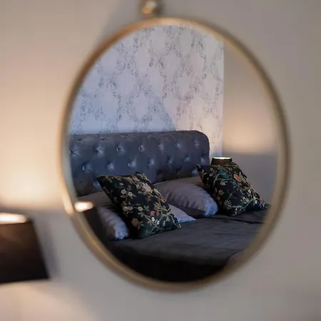 Luxury Peitho Apartament *